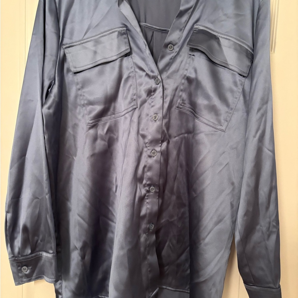 Simply Vera Vera Wang Elegant Blue Shirt with a satin finish look